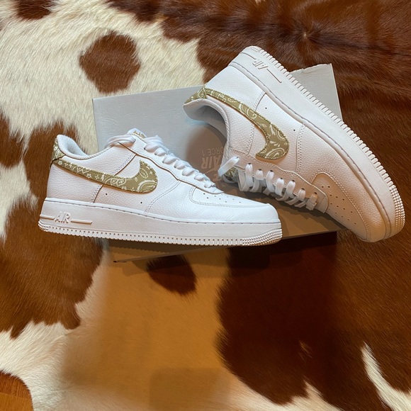 Nike Air Force 1 - Picture 3 of 11